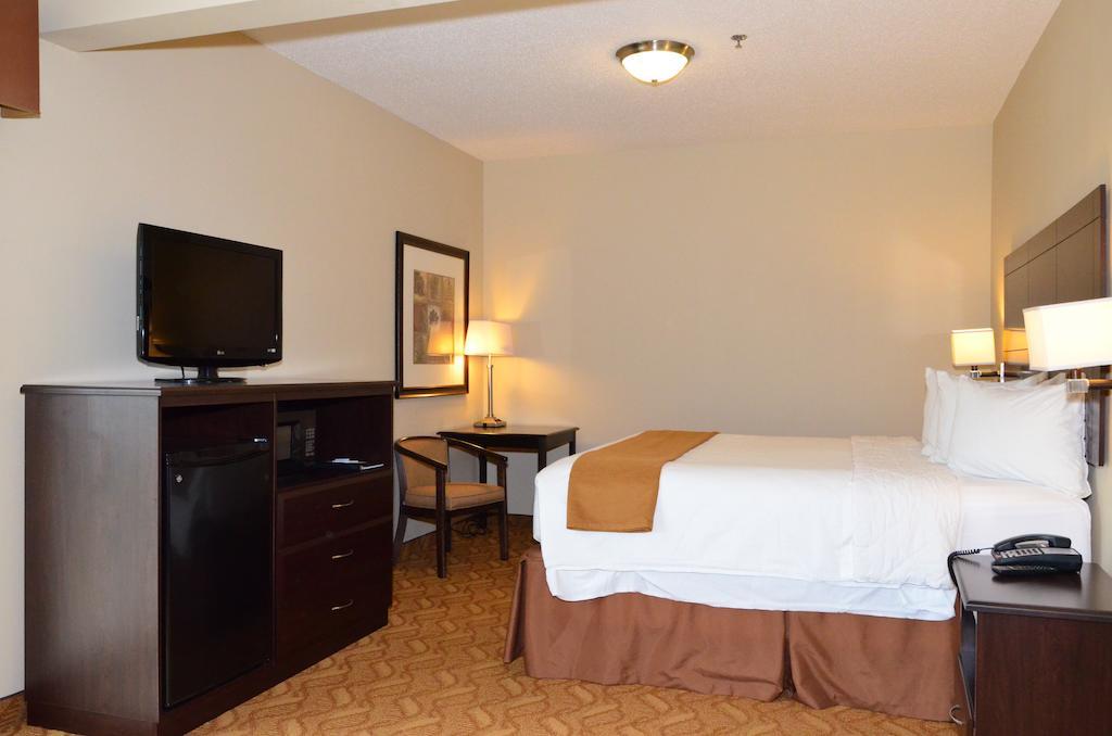 Cobblestone Inn & Suites - Lake View Oda fotoğraf