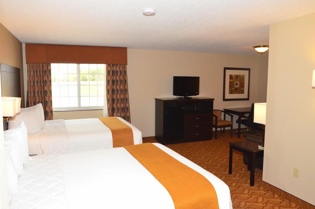 Cobblestone Inn & Suites - Lake View Oda fotoğraf